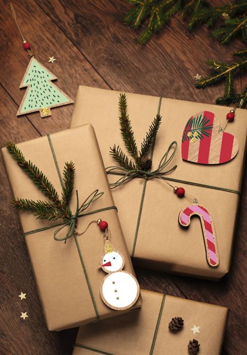 Geschenk Anhänger Weihnachten festliche Motive
