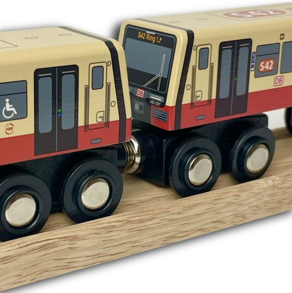 Bahn - Holz S - Bahn Berlin Linie S42 - Bauer & Sohn