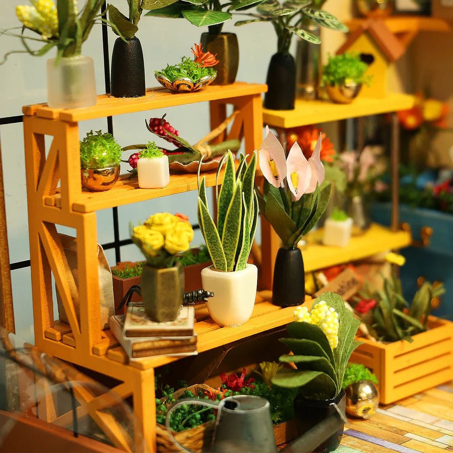 DIY Miniatur Gewächshaus Bausatz Cathy’s Flower House mit Pflanzen
