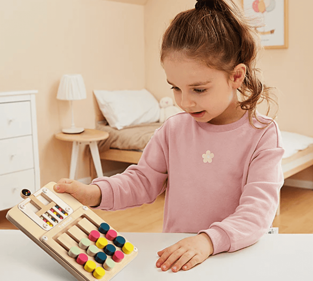 Lernspielzeug Farben Challenge mit beweglichen Steinen
