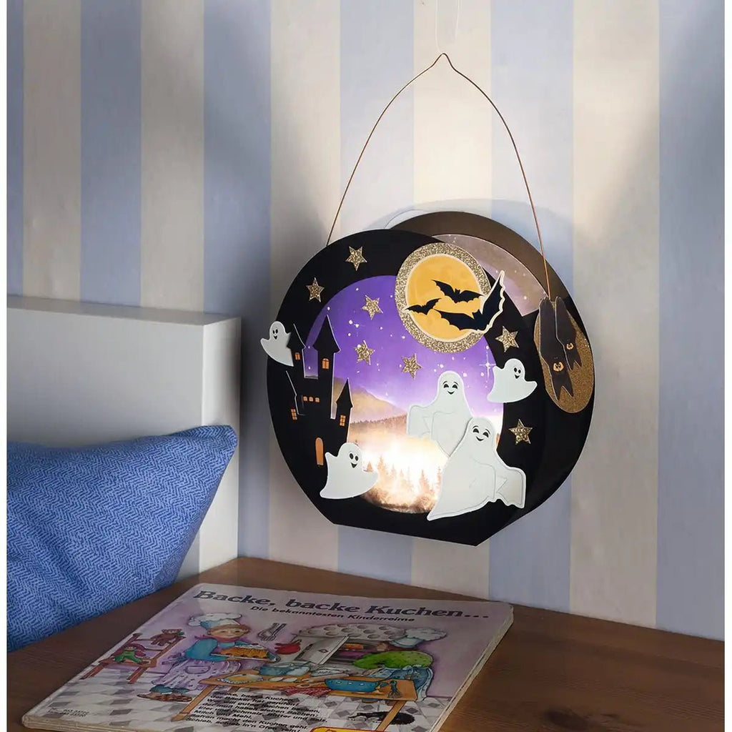 Laterne basteln Gespenst Motiv mit sicherem LED-Licht
