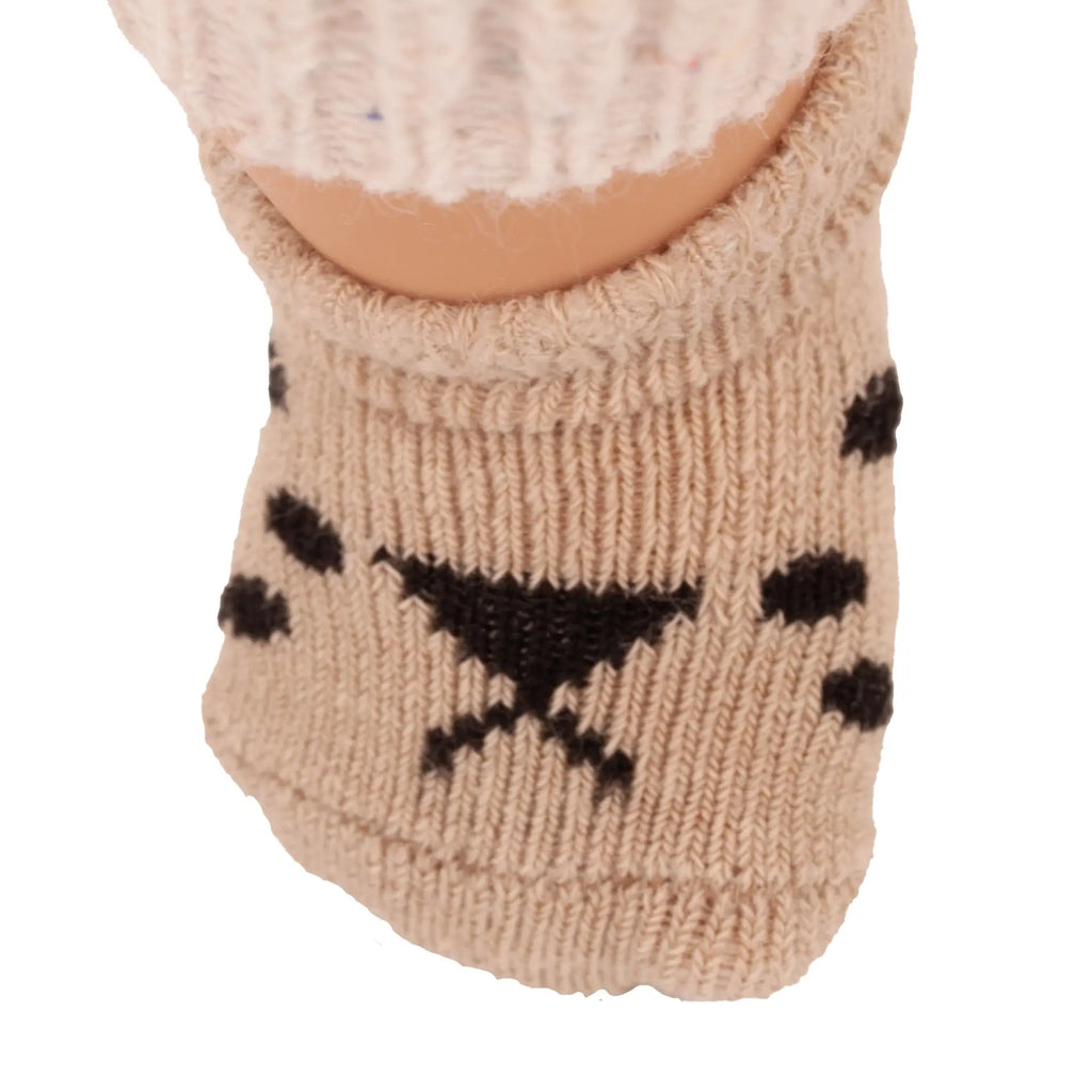 Detailansicht Götz Maxy Muffin – Strickanzug und Herzchen-Shirt
