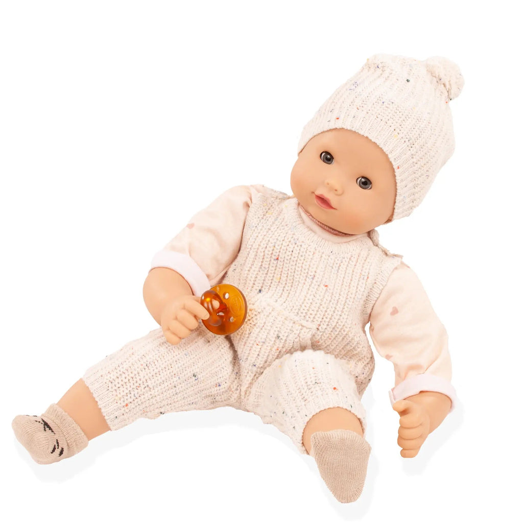 Maxy Muffin Puppe von Götz mit Strick-Latzhose und Mütze
