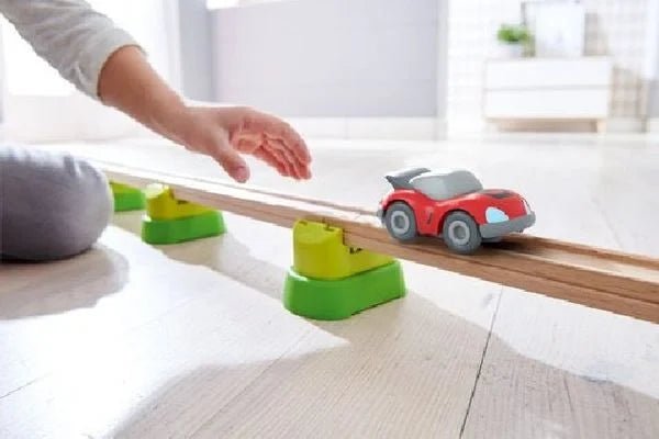 HABA Kullerbü Roter Sportwagen mit Schwungmotor für Kinder