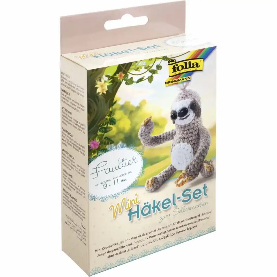 folia Mini Häkelset Faultier auf weißem Hintergrund
