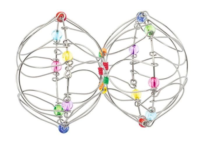 Bewegliche Mandala-Figur aus Draht für Kinder