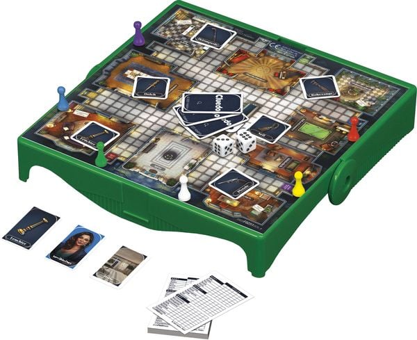 Cluedo Kompakt Box geöffnet mit Karten, Würfeln und Spielfiguren
