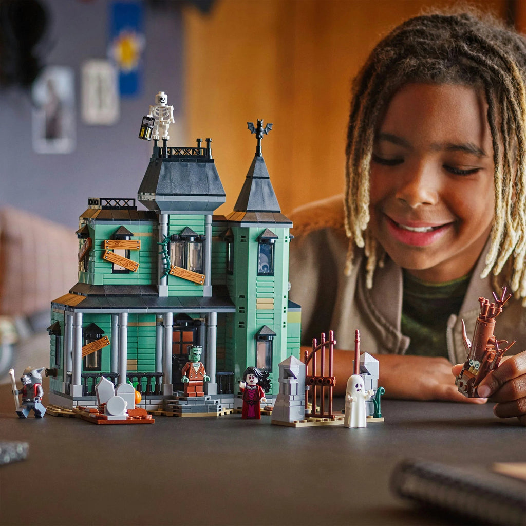 LEGO 31167 mit Geisterhaus, Zug und Geisterschiff