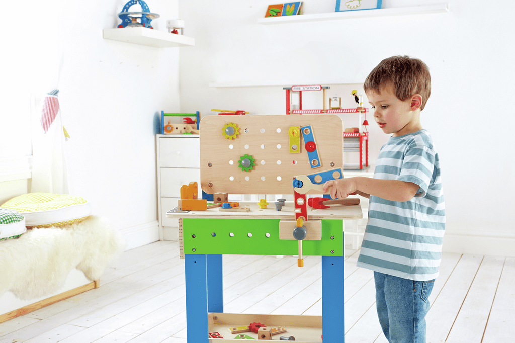 Große Hape Holz Werkbank mit Zubehörteilen ab 3 J.
