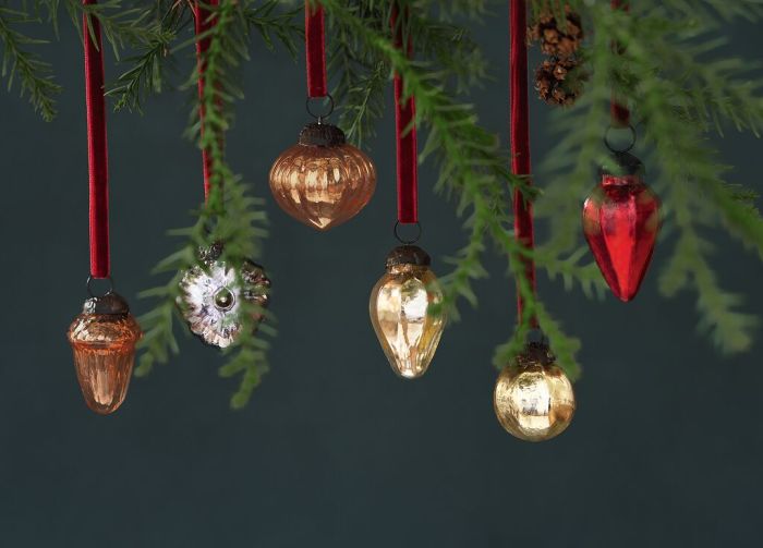 Glas Weihnachtskugeln klein 3,5–4,5 cm mit Satinband
