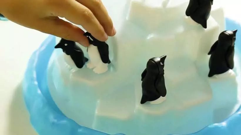 Plitsch Platsch Pinguin Gesellschaftsspiel ab 4 Jahren