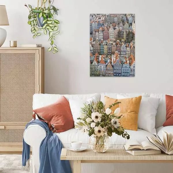 Danzig Ravensburger Puzzle detailreiches Polen Stadtmotiv 1000 Teile an der Wand hängend
