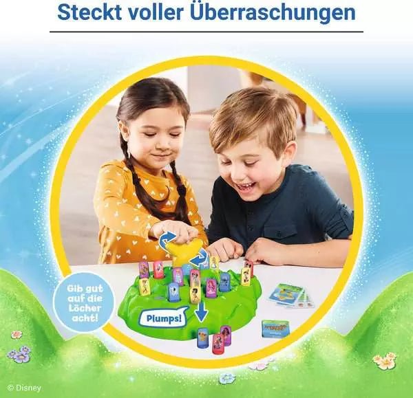 Kinder spielen Lotti Karotti Disney auf Holztisch – Familienspiel
