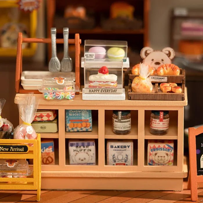 Miniaturhaus Bäckerei DG161 mit Backwaren und Theke
