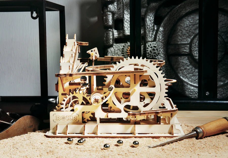 ROKR Holz-Murmelbahn mit mechanischem Hebel und Kugelrad LG501
