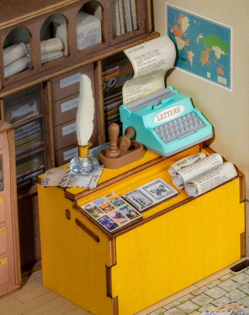 ROKR DS037 Retro Postamt Bastelset mit Feder und Tintenfass

