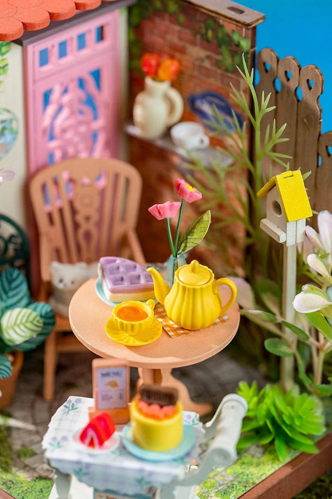 Rolife Miniaturhaus Fancy Tea Yard mit Möbeln und Deko ab 14
