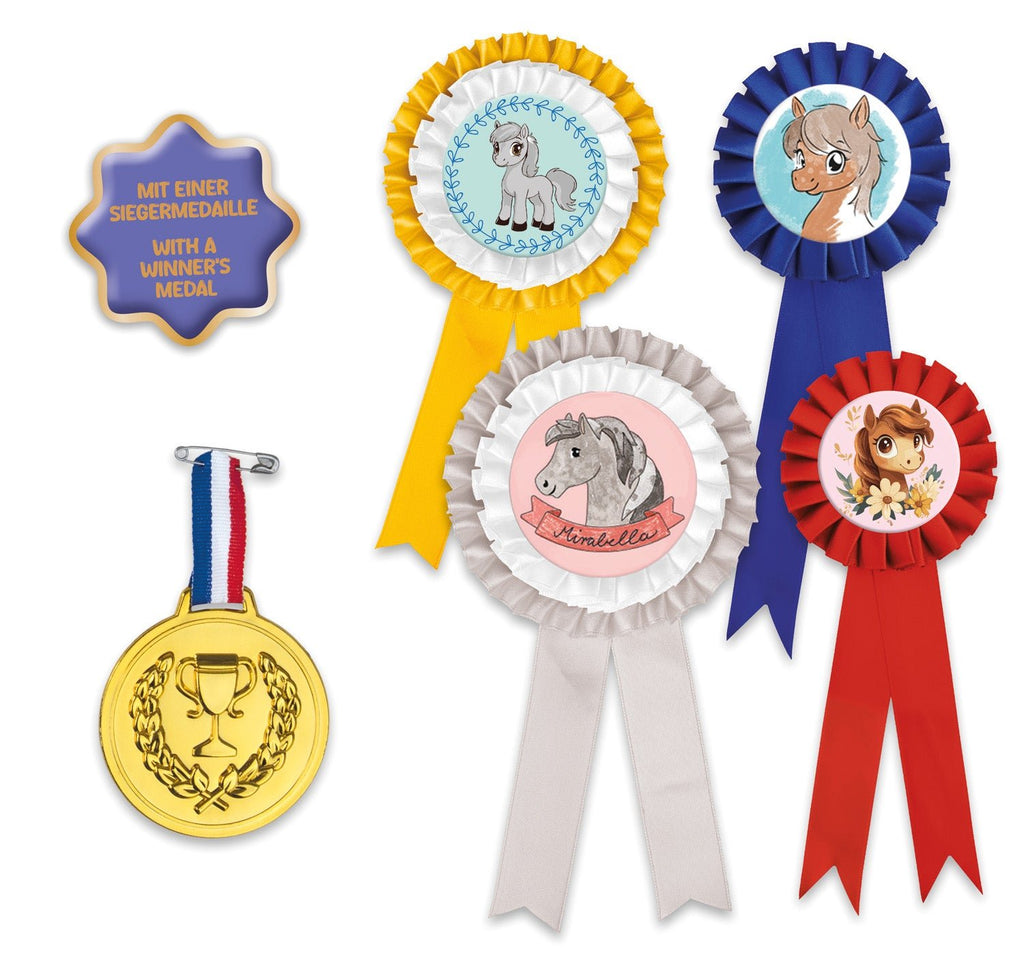 Rosetten und Bänder im Hobby Horsing Siegerschleifen Set
