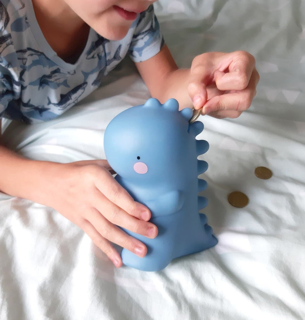 Spardose T-Rex Kinder blau, Dino-Motiv, mit Drehverschluss, PVC-frei
