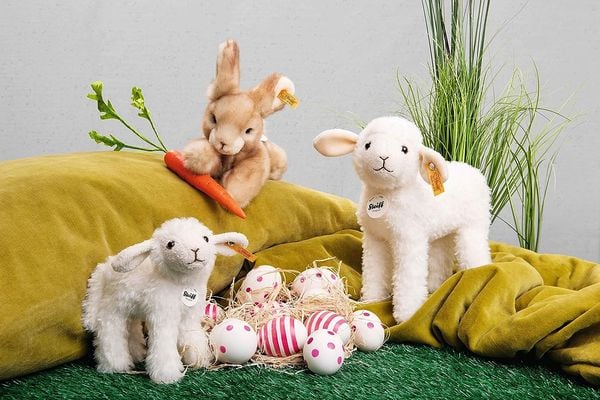 Kuscheliges Steiff Lamm 16 cm – Geschenk für Kinder
