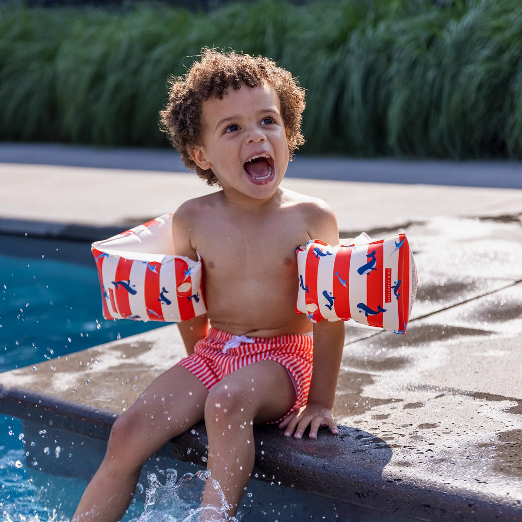 Swim Essentials Schwimmflügel Ocean Stripes 0–2 Jahre mit Wal-Motiv
