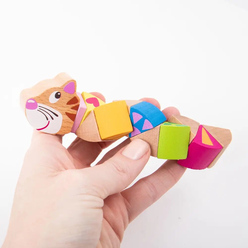 Holzspielzeug Wurm mit flexiblen Gelenken – fördert Motorik und Geschicklichkeit
