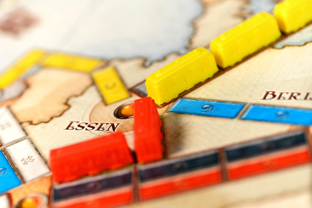 Zug um Zug Europa Spielaufbau mit Spielfiguren
